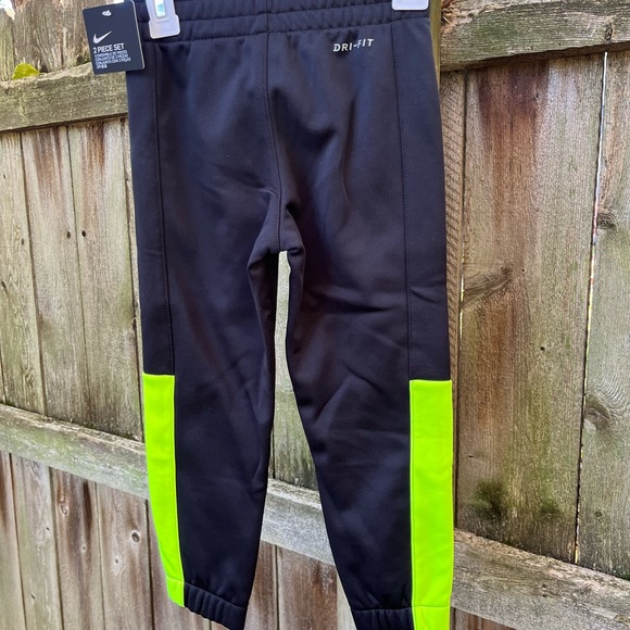 BRAND NEW SET!! 🎉 2-PIECE SET Nike Therma Dri-Fit Jogger & Hoodie set - Picture 5 of 10